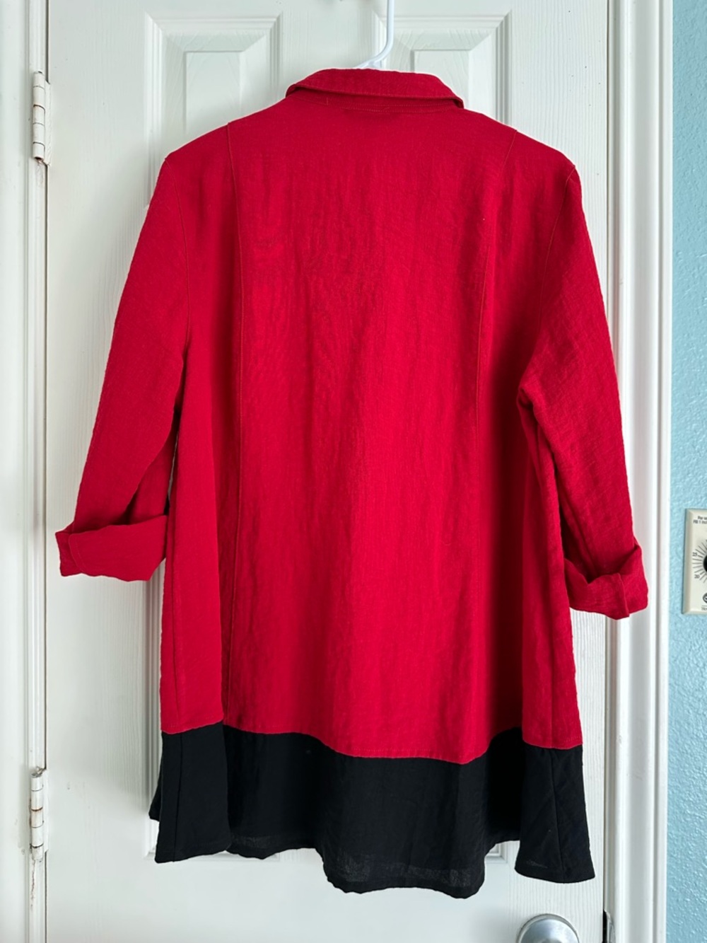 John Mark red/black colorblock l/s blouse with decorative buttons size large - Picture 3 of 6